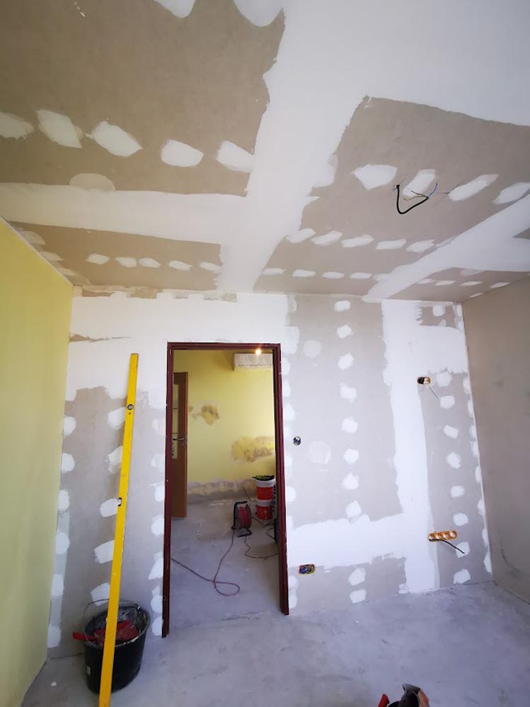 rekonstrukce a rozdělení pokoje v panelovém bytě Pardubice