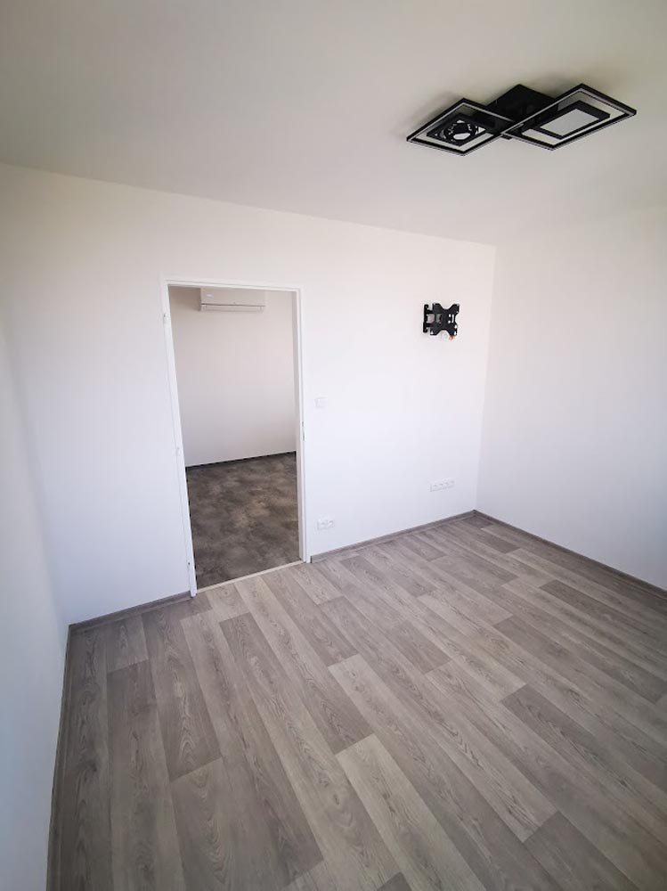 rekonstrukce a rozdělení pokoje v panelovém bytě Pardubice